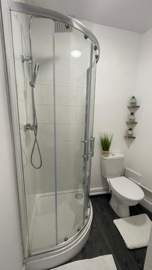 Spacious 6 Bed Home Near City & Albion Stadium Perfect For Contractors! Birmingham Exterior foto